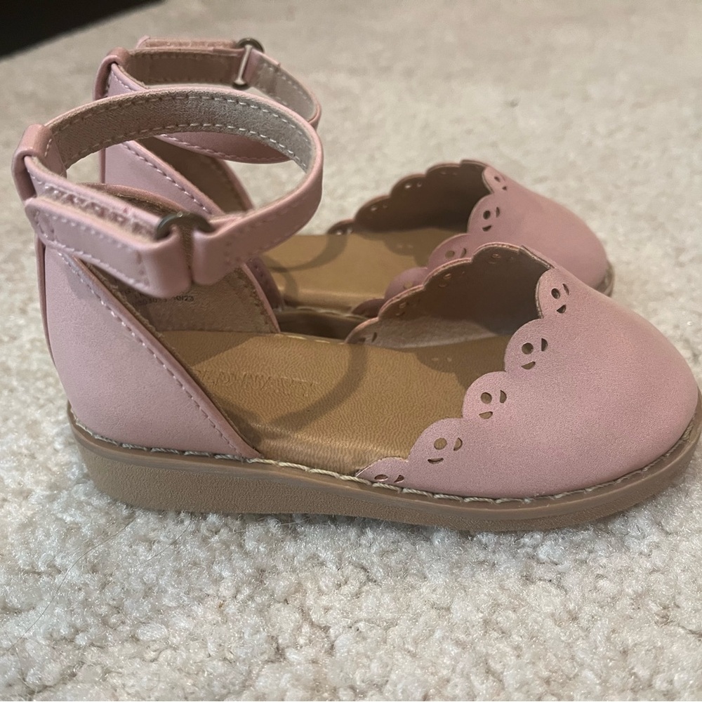 Old navy girls pink espadrilles. NWOT. Size 6
